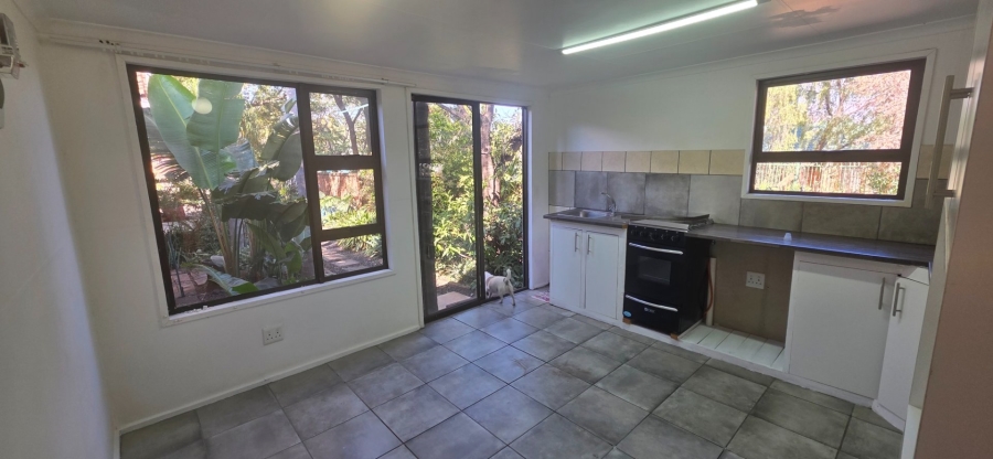 To Let 2 Bedroom Property for Rent in Melodie North West